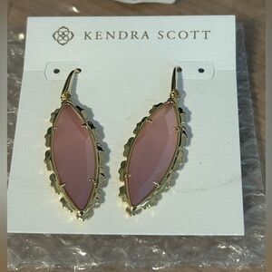 Kendra Scott Genevieve Gold Drop Earrings in Luster Plated Pink Cat's Eye NWT